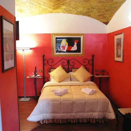 萨拉里亚奢华套房住宿加早餐旅馆 招待所 *