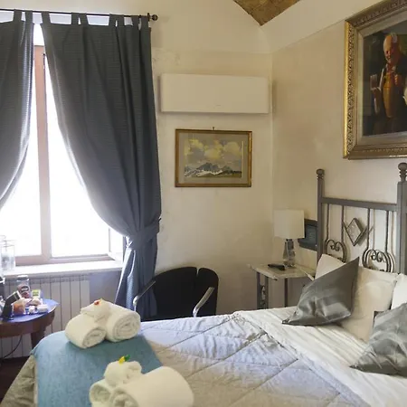 萨拉里亚奢华套房住宿加早餐旅馆 招待所