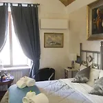 Salaria Luxury Suites בית הארחה